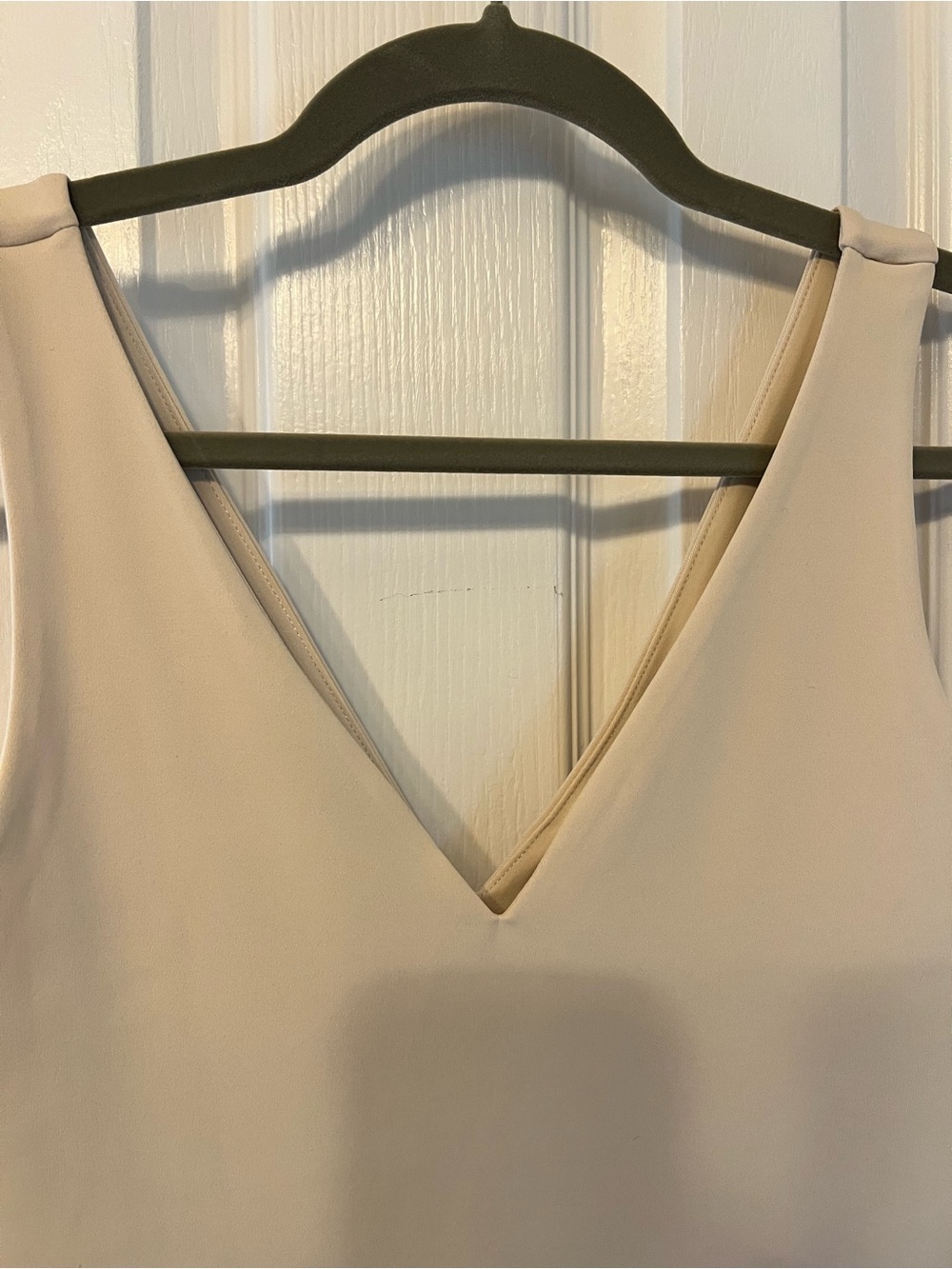 NWT Express Creamy Beige V-Neck Body Contour Compression Bodysuit, Size Small - Picture 5 of 6